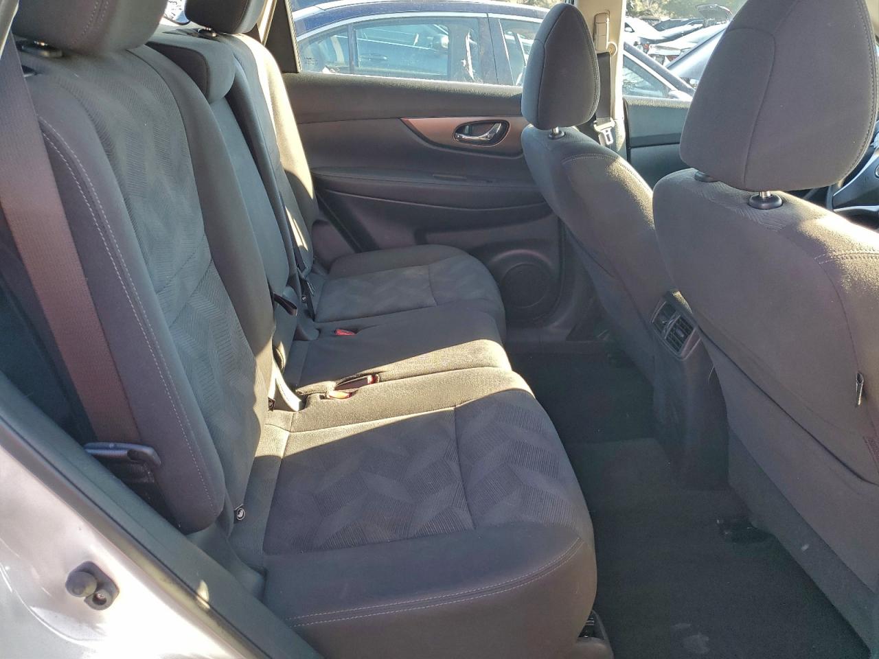 2016 NISSAN ROGUE S photo 11