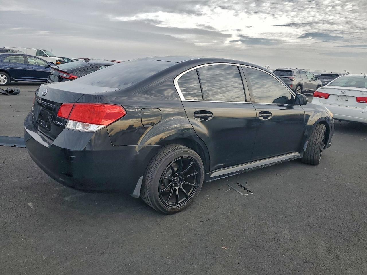 2010 SUBARU LEGACY 2.5I LIMITED photo 3