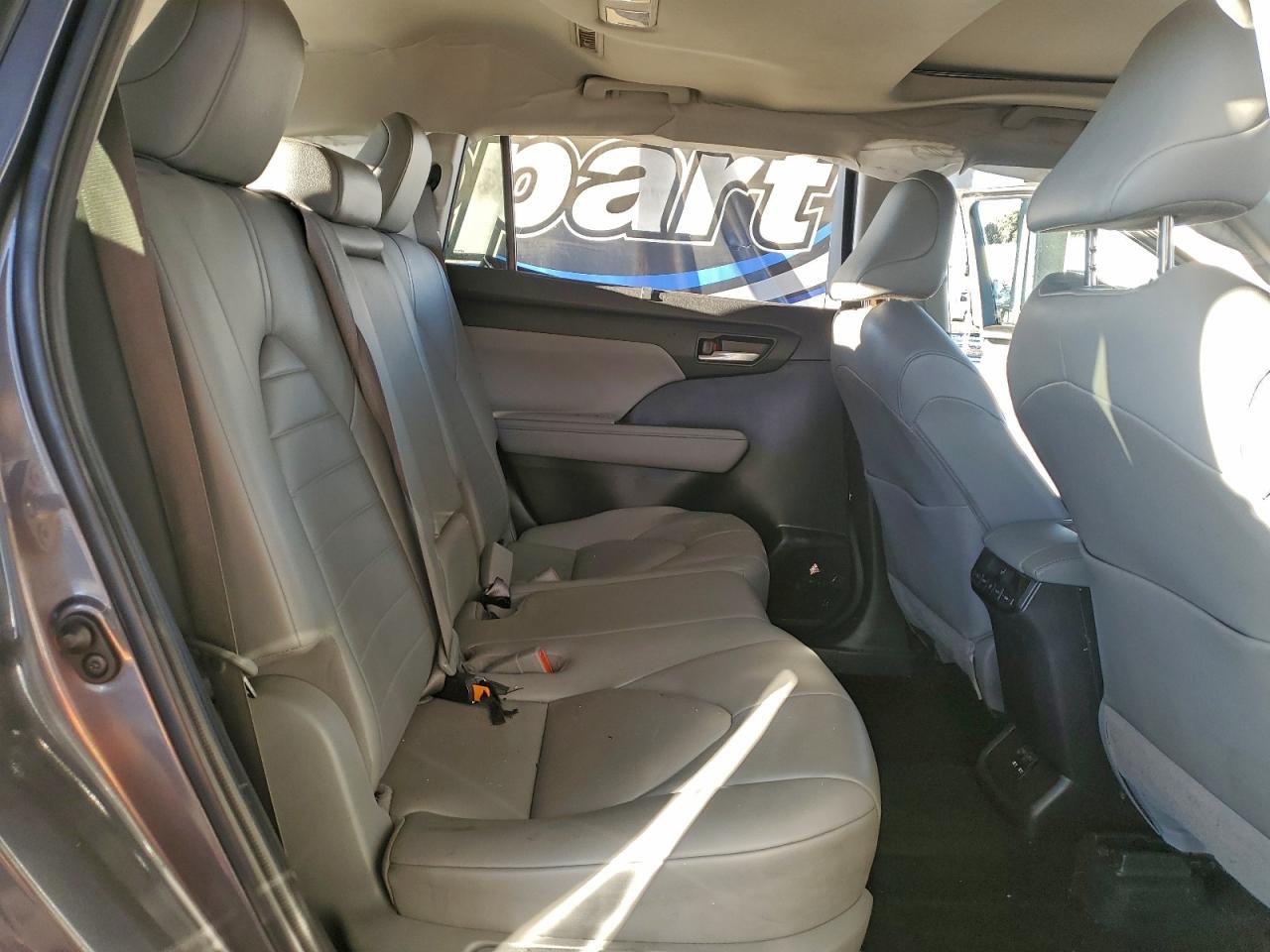 2020 TOYOTA HIGHLANDER HYBRID XLE photo 21