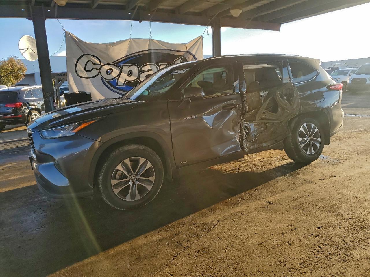2020 TOYOTA HIGHLANDER
