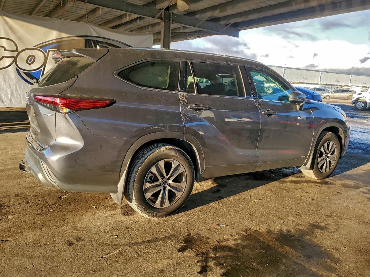 2020 TOYOTA HIGHLANDER HYBRID XLE photo 5