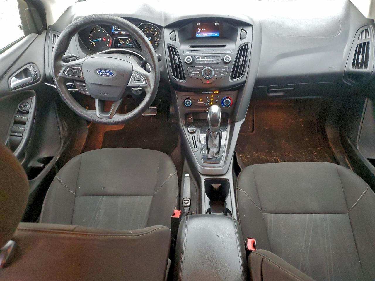 2015 FORD FOCUS SE photo 15