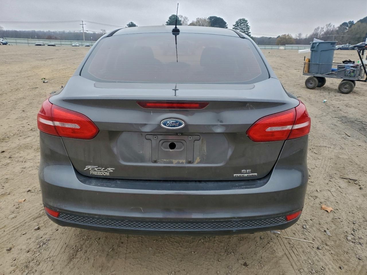 2015 FORD FOCUS SE photo 11