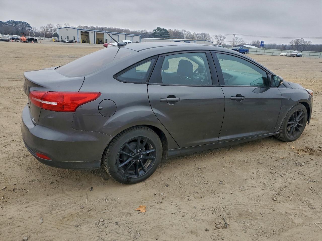 2015 FORD FOCUS SE photo 5