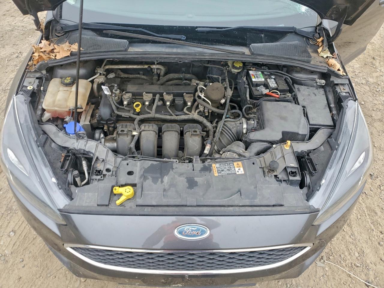 2015 FORD FOCUS SE photo 21