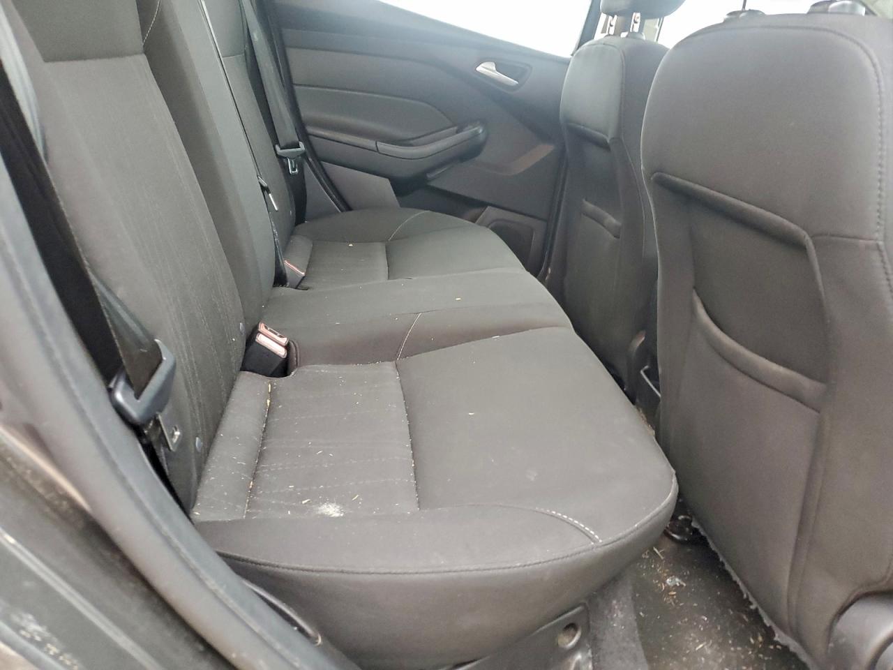 2015 FORD FOCUS SE photo 19