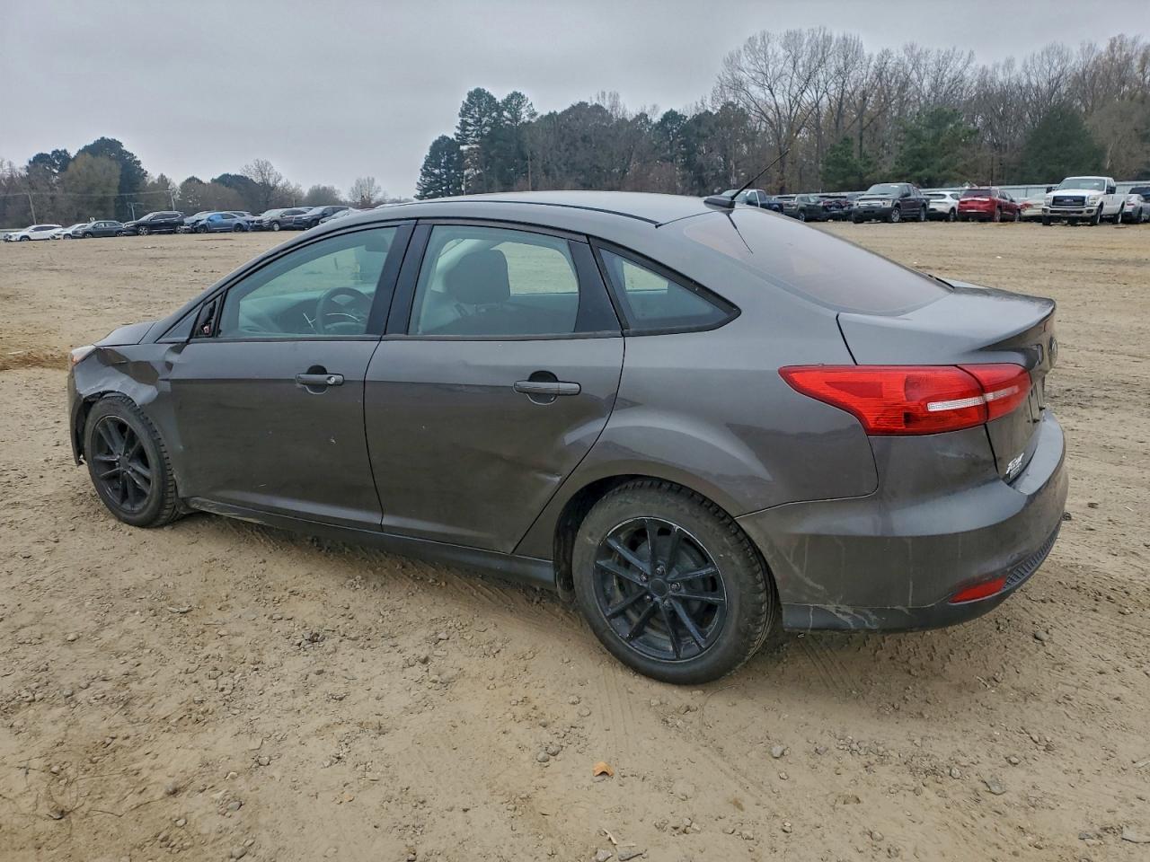 2015 FORD FOCUS SE photo 3