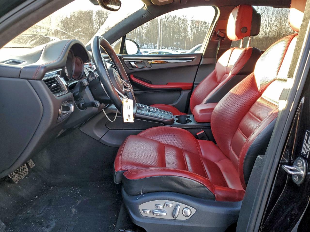 2016 PORSCHE MACAN TURBO photo 7