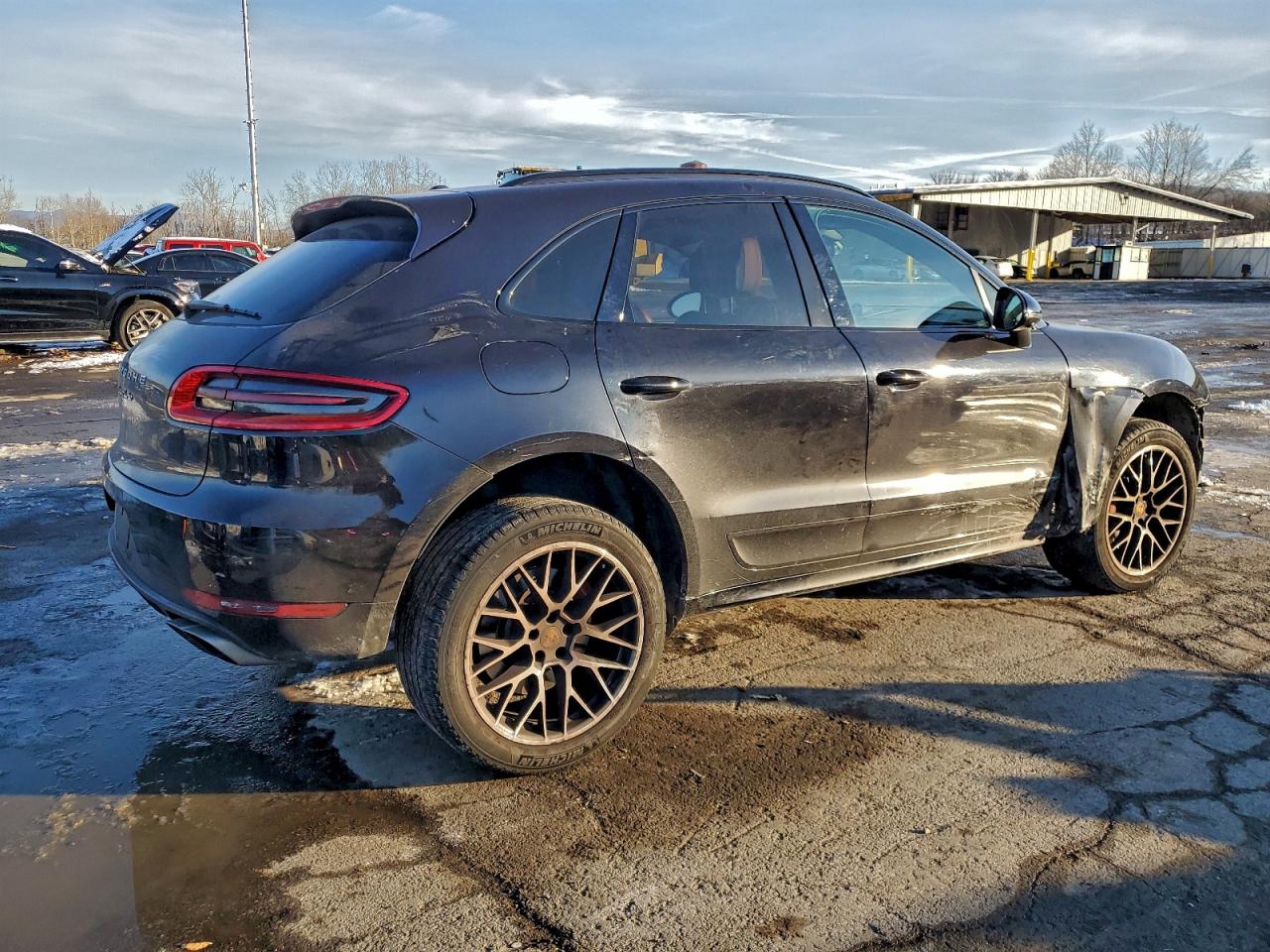 2016 PORSCHE MACAN TURBO photo 3