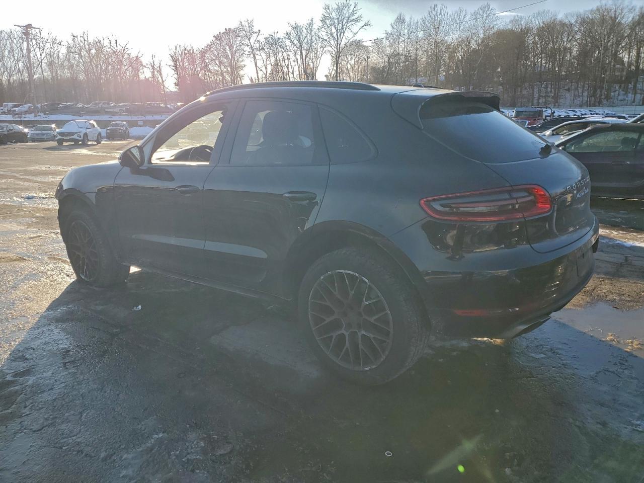 2016 PORSCHE MACAN TURBO photo 2