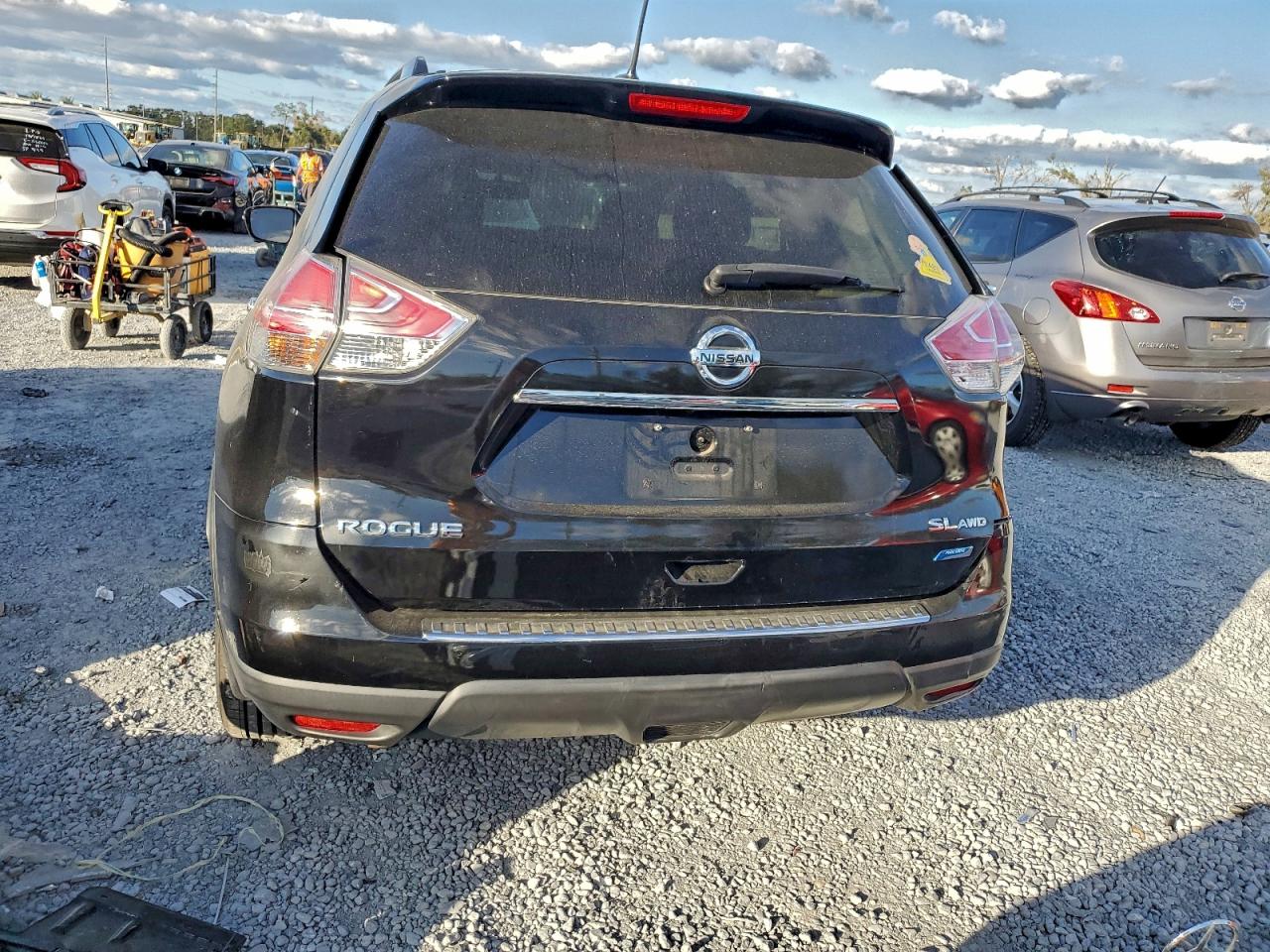 2014 NISSAN ROGUE S photo 16