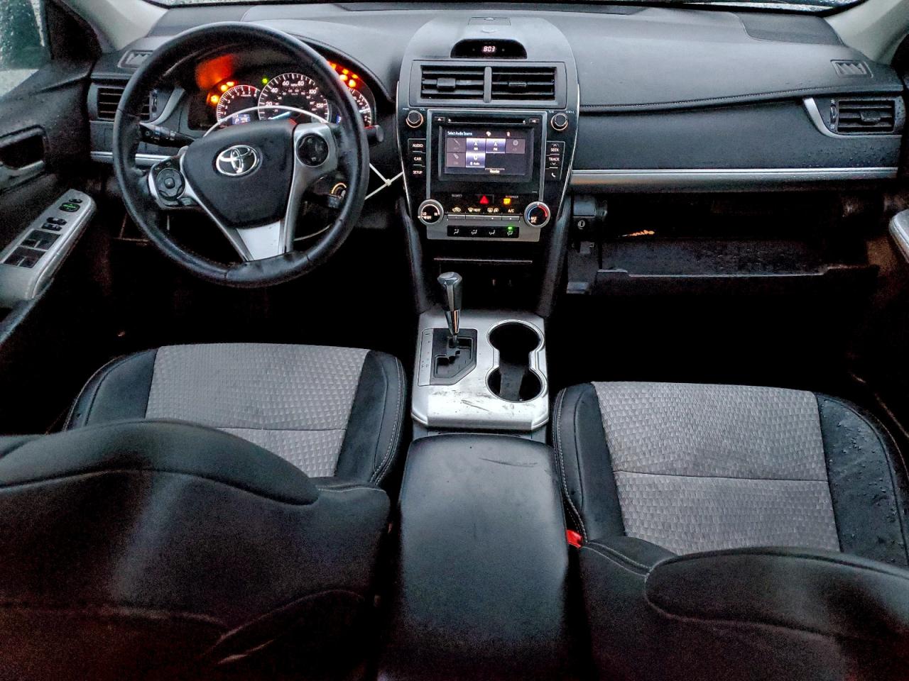 2014 TOYOTA CAMRY L photo 15