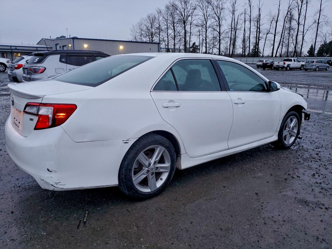 2014 TOYOTA CAMRY L photo 5