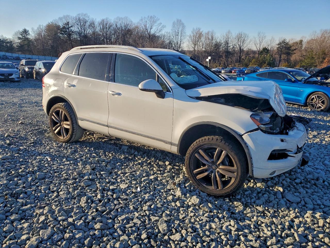 2013 VOLKSWAGEN TOUAREG V6 photo 4