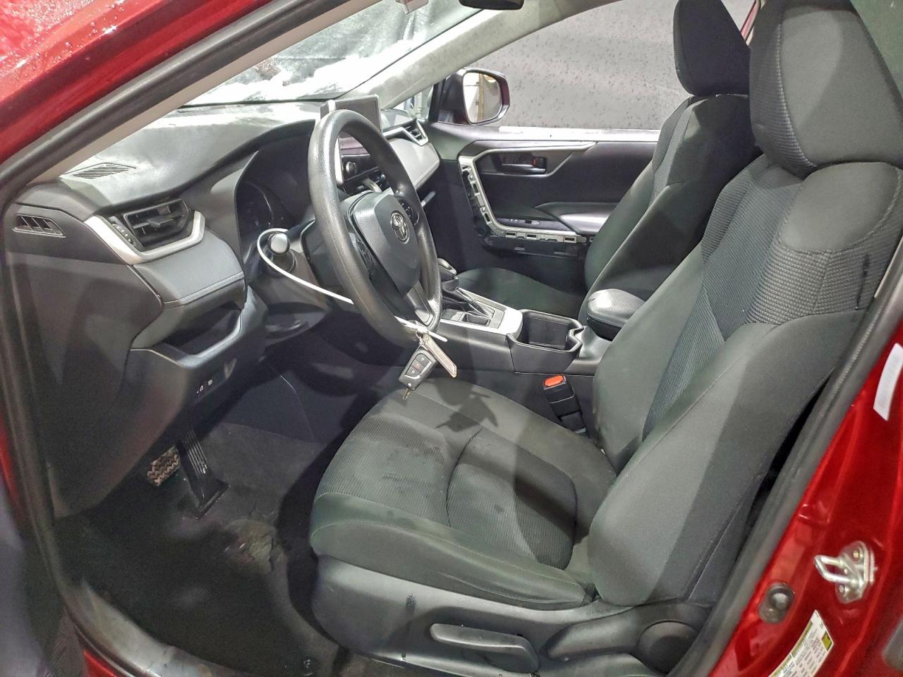 2024 TOYOTA RAV4 LE photo 13