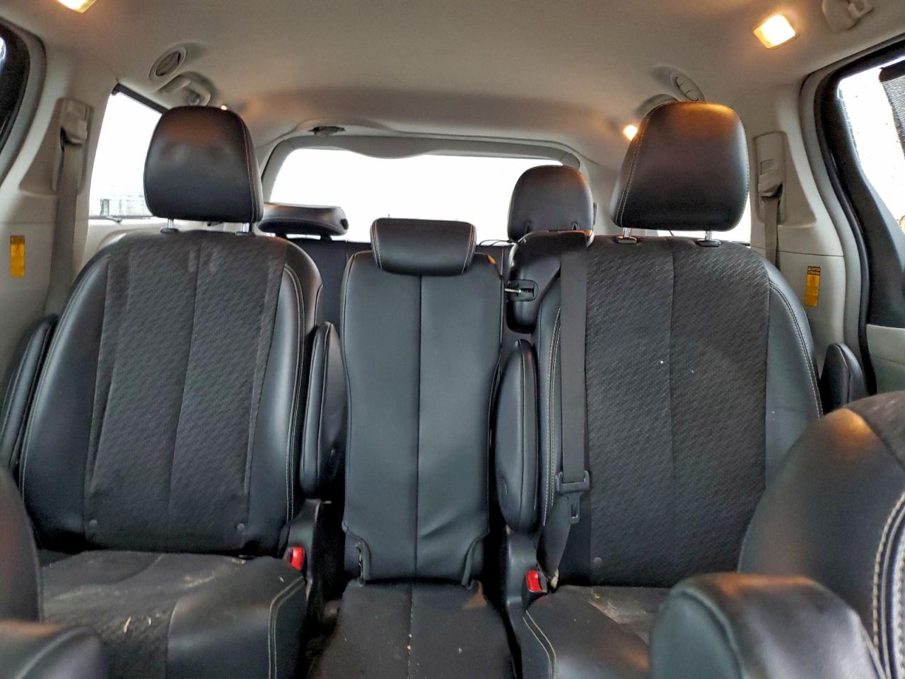 2014 TOYOTA SIENNA SPORT photo 10