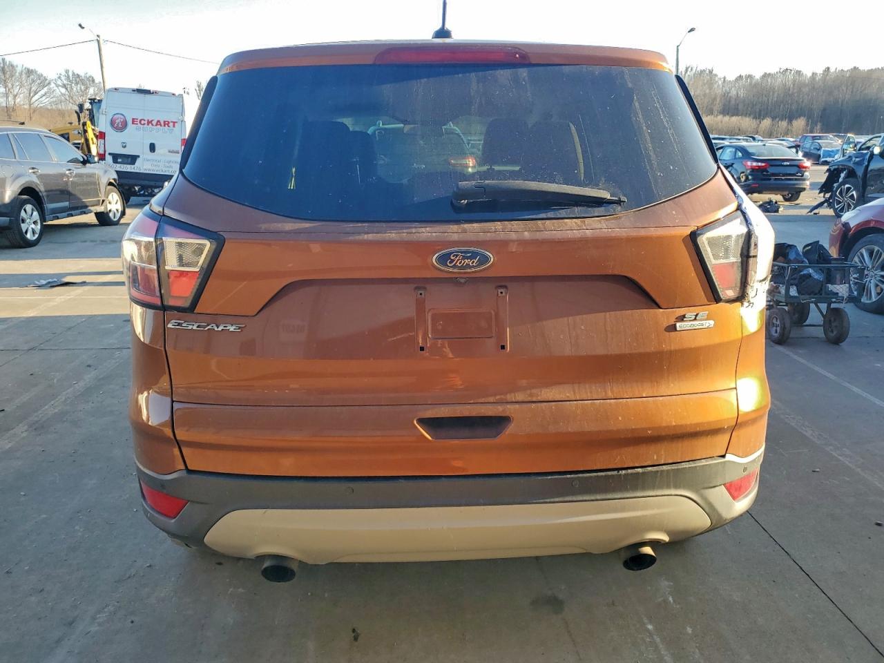 2017 FORD ESCAPE SE photo 6