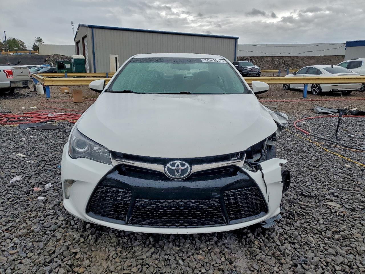 2017 TOYOTA CAMRY LE photo 5