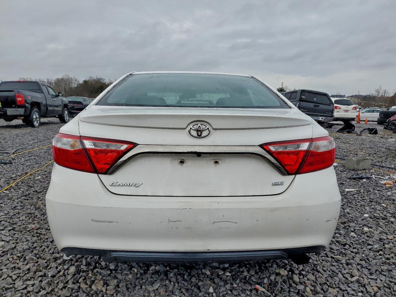 2017 TOYOTA CAMRY LE photo 6