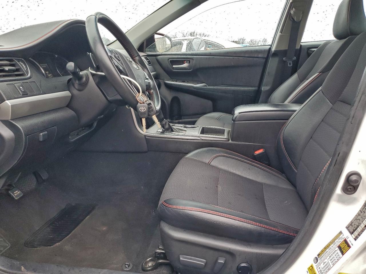 2017 TOYOTA CAMRY LE photo 7