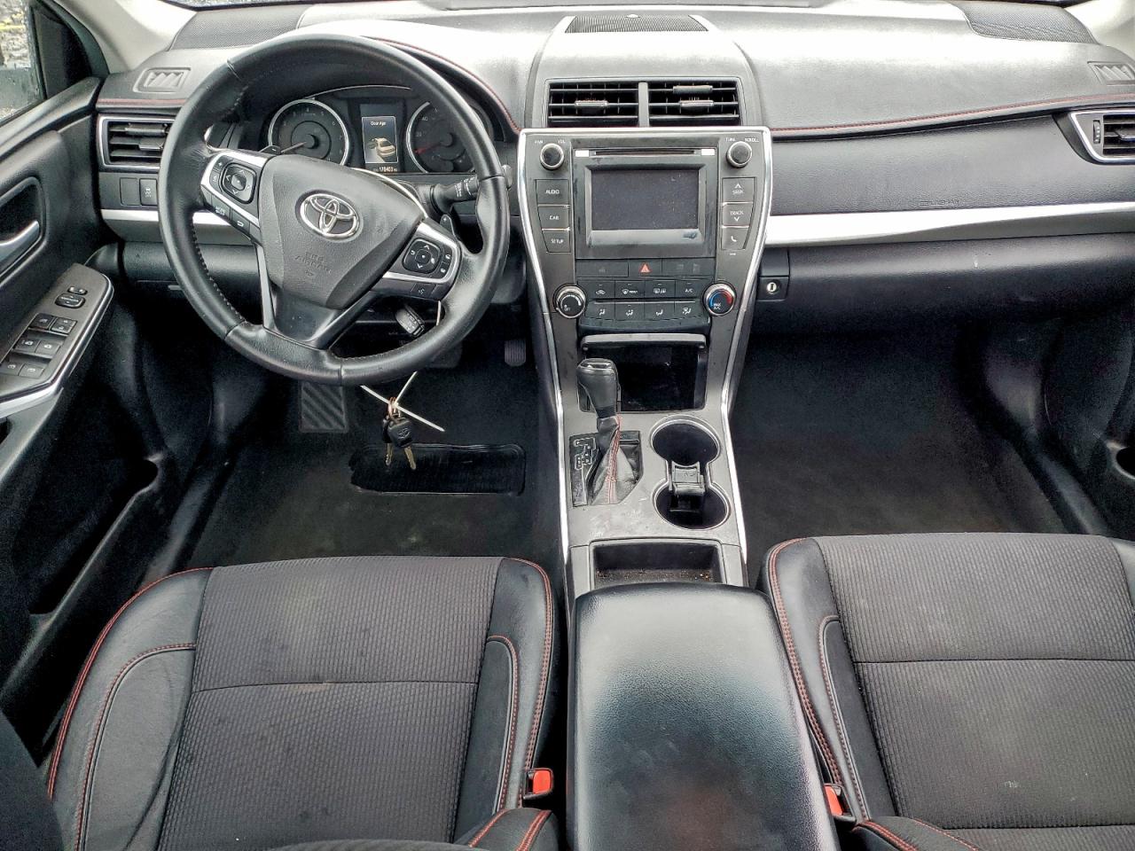 2017 TOYOTA CAMRY LE photo 8
