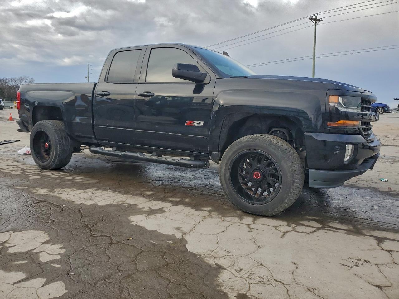 2017 CHEVROLET SILVERADO K1500 LT photo 7