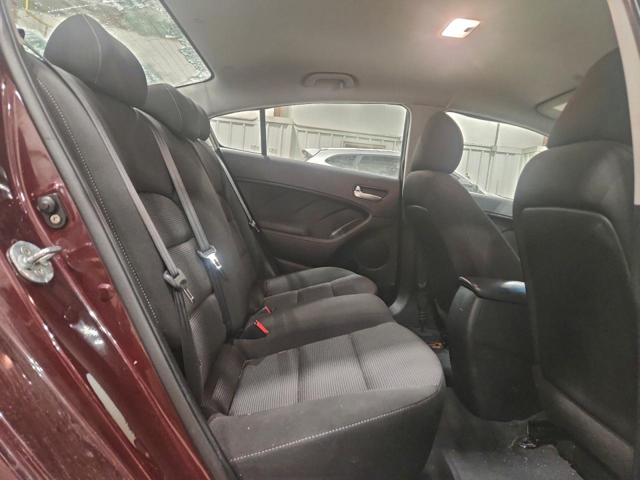 2017 KIA FORTE LX photo 10