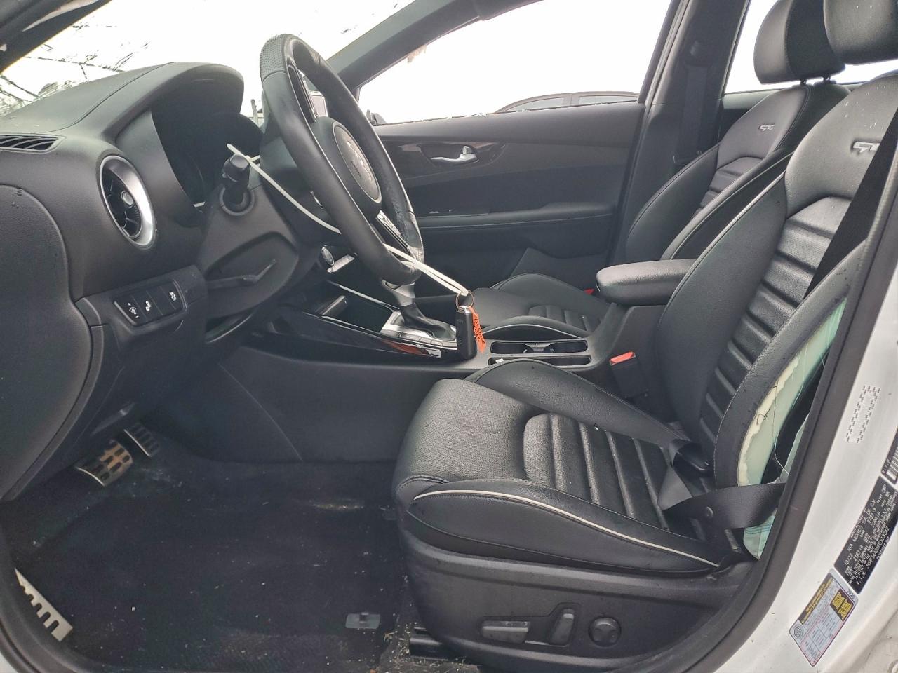2023 KIA FORTE GT LINE photo 19
