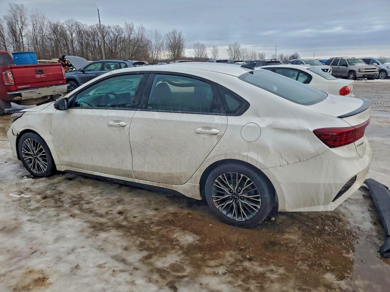 2023 KIA FORTE GT LINE photo 4