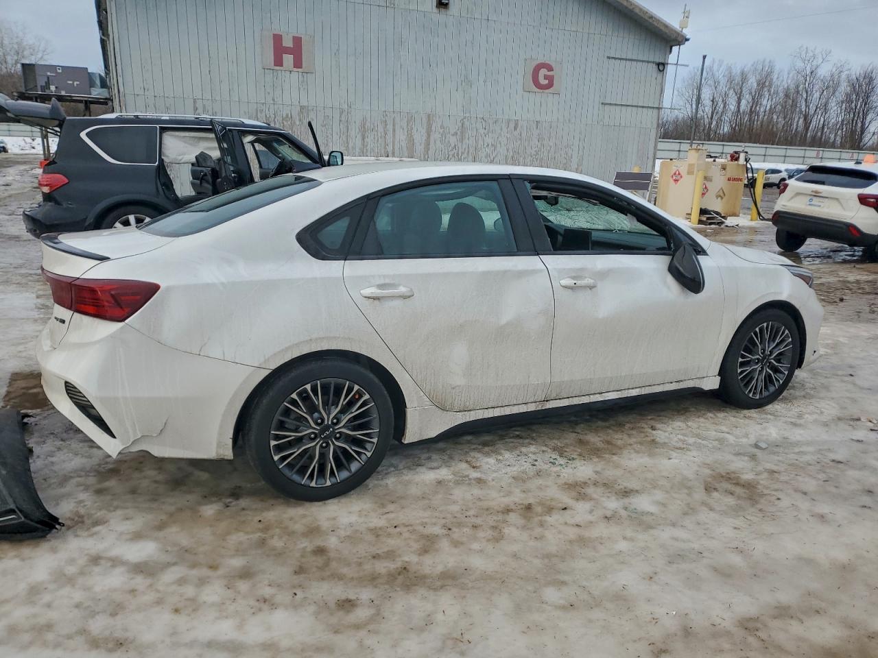 2023 KIA FORTE GT LINE photo 7
