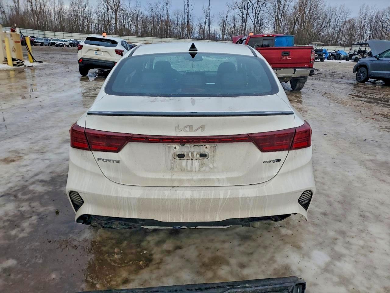 2023 KIA FORTE GT LINE photo 16