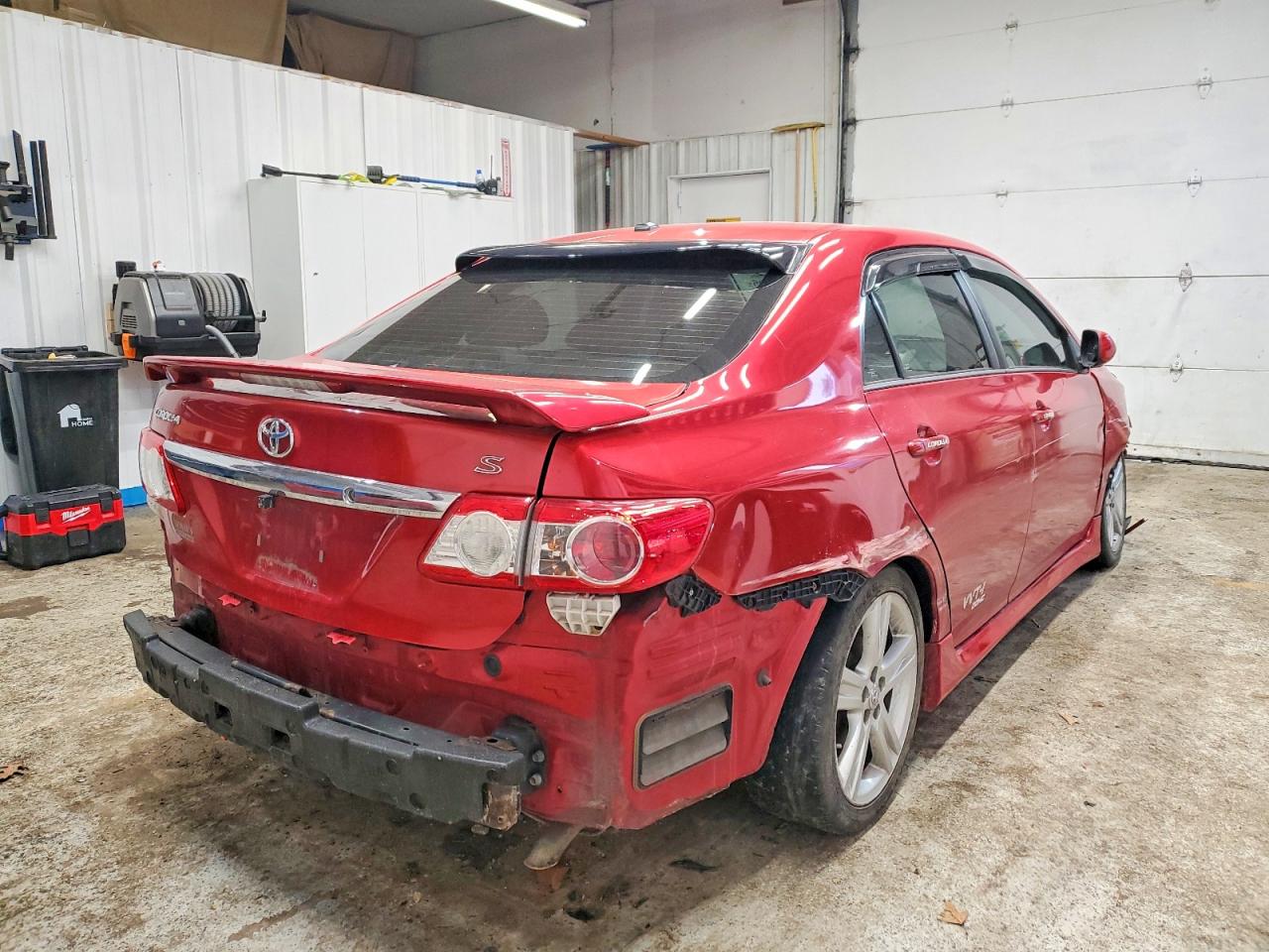 2013 TOYOTA COROLLA BASE photo 3