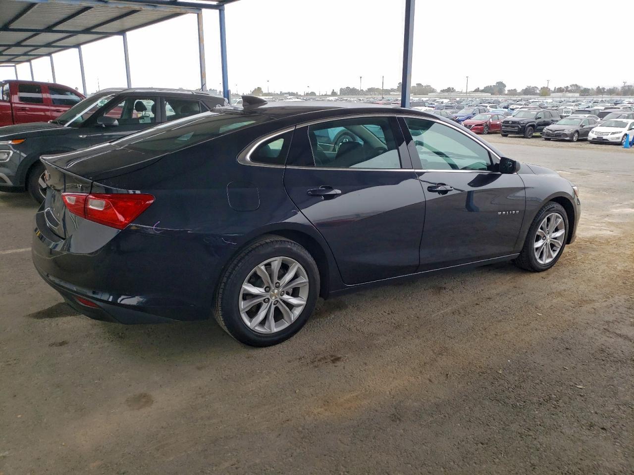 2023 CHEVROLET MALIBU LT photo 5