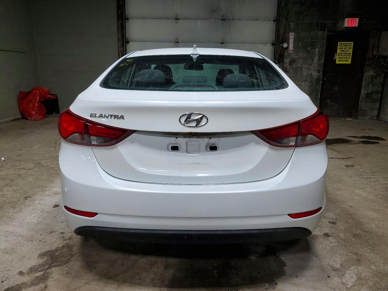 2015 HYUNDAI ELANTRA SE photo 16