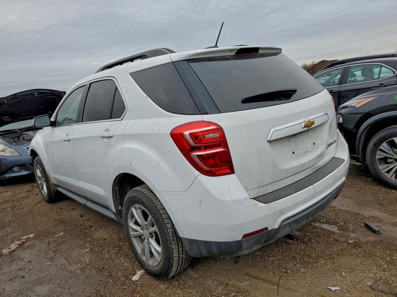 2016 CHEVROLET EQUINOX LT photo 4