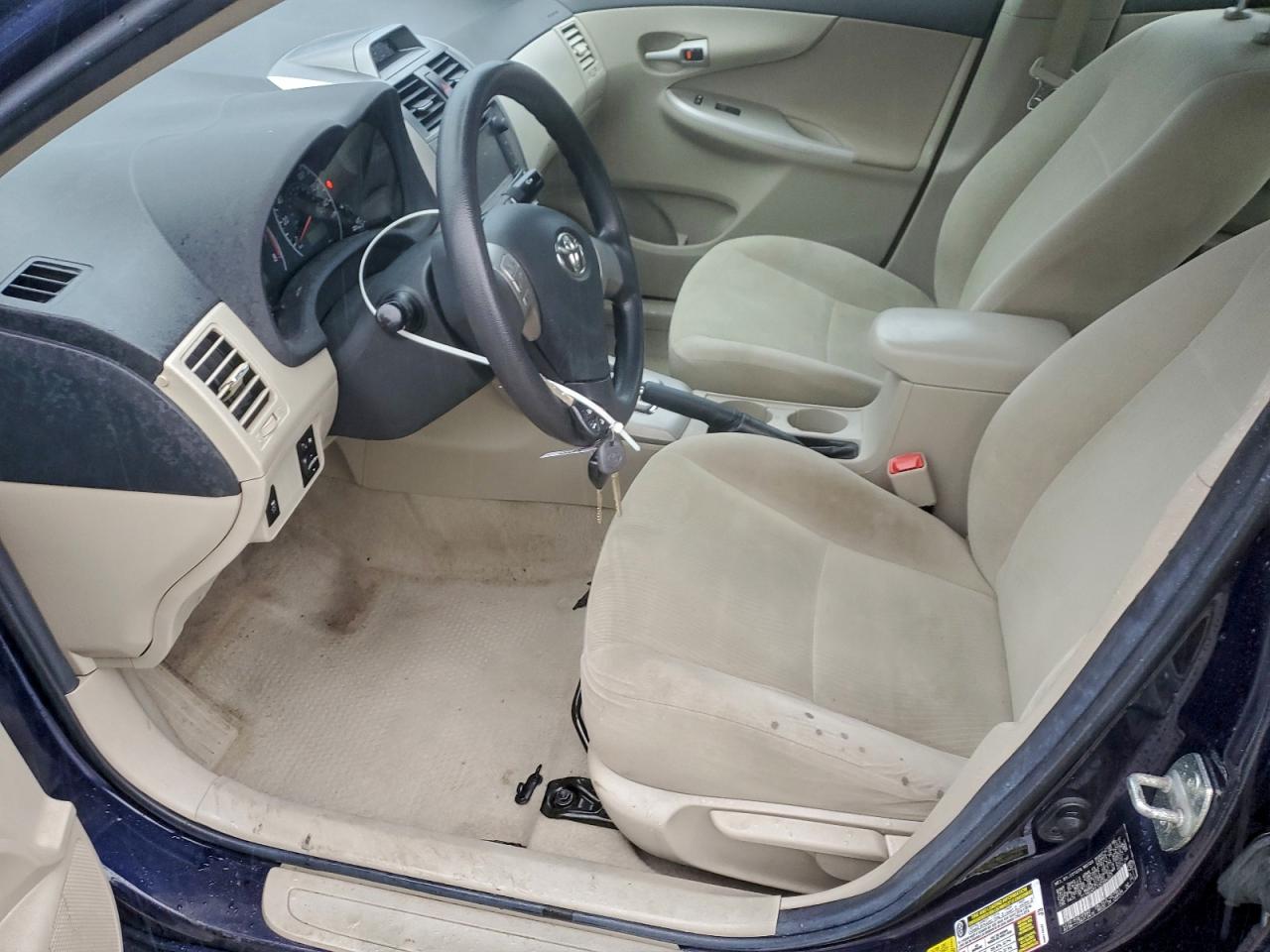 2013 TOYOTA COROLLA BASE photo 7