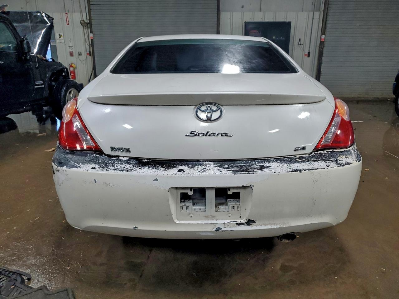 2004 TOYOTA CAMRY SOLARA SE photo 11