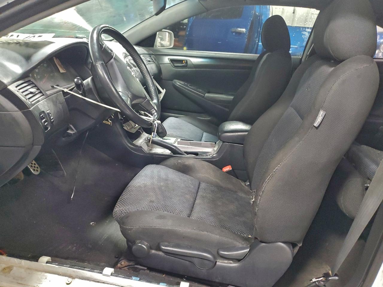 2004 TOYOTA CAMRY SOLARA SE photo 13