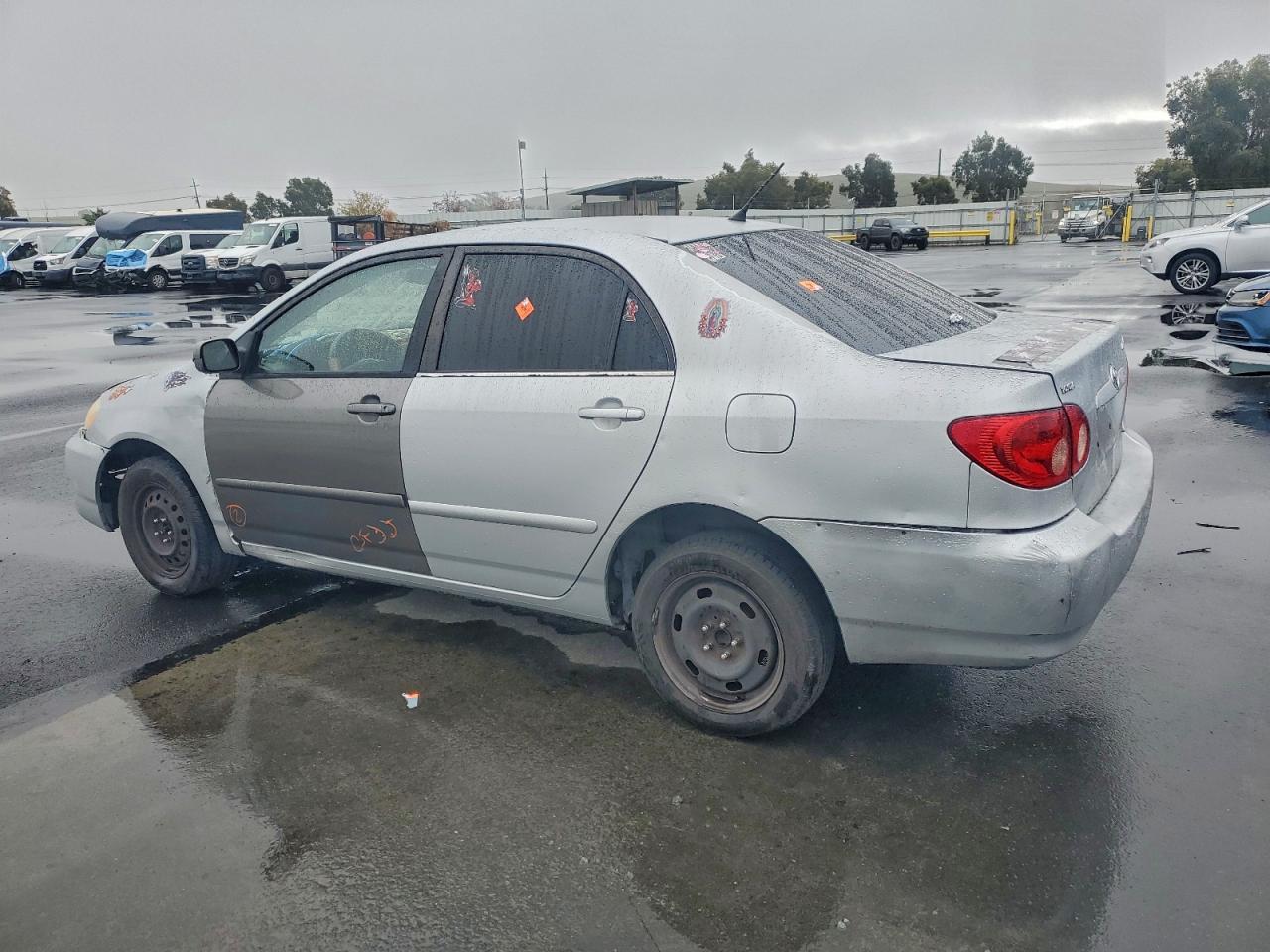 2005 TOYOTA COROLLA CE photo 2