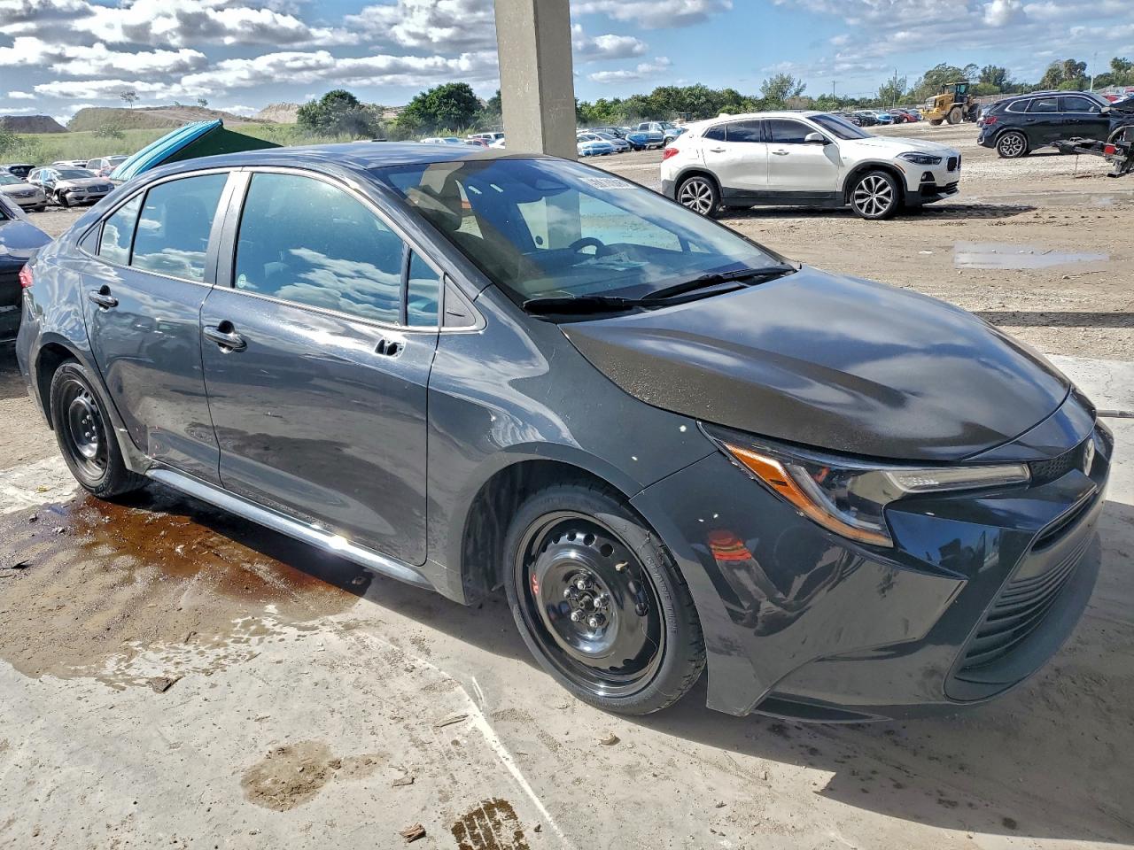 2024 TOYOTA COROLLA LE photo 4