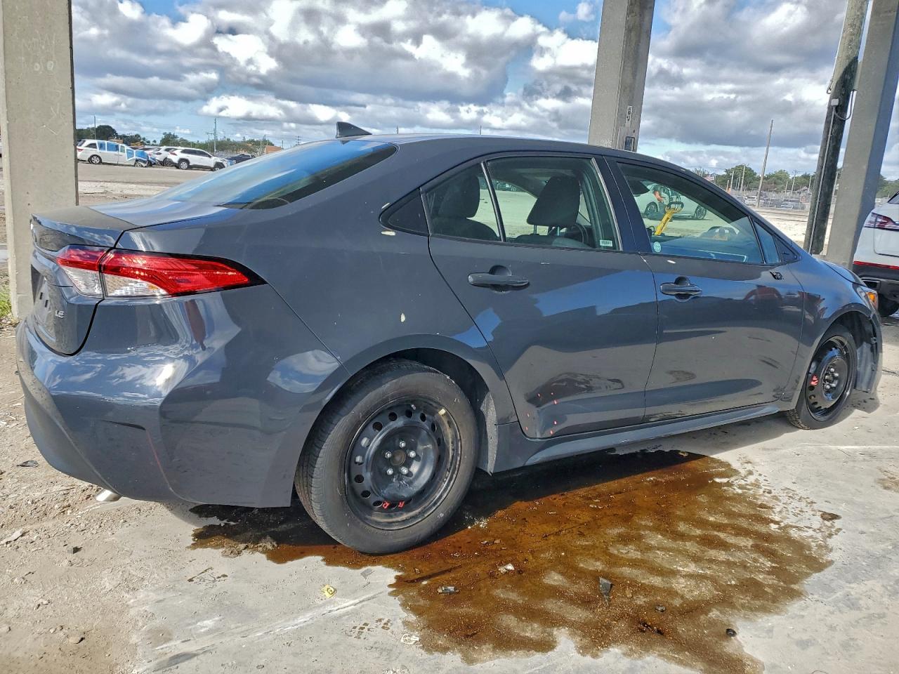 2024 TOYOTA COROLLA LE photo 3