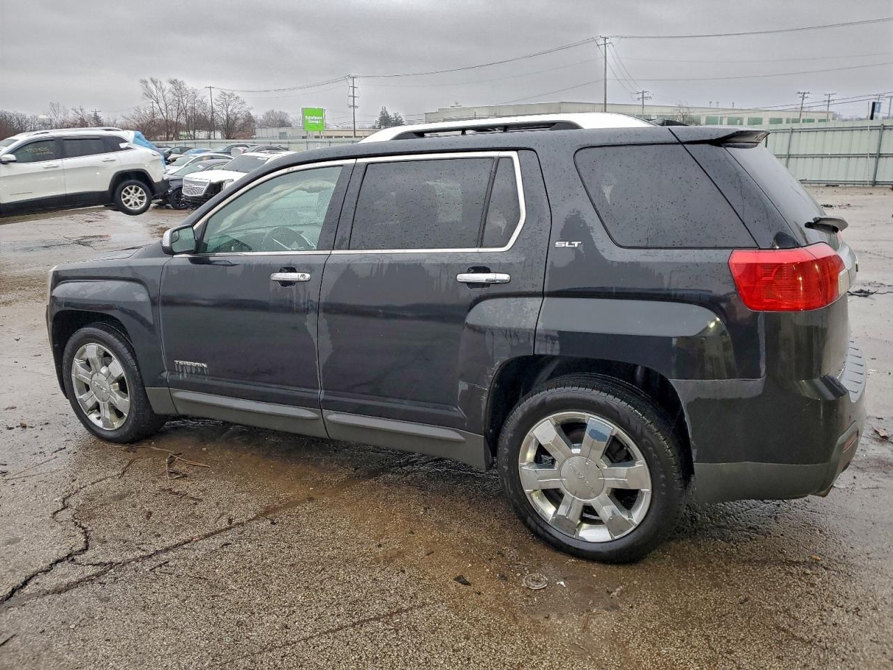 2012 GMC TERRAIN SLT photo 2