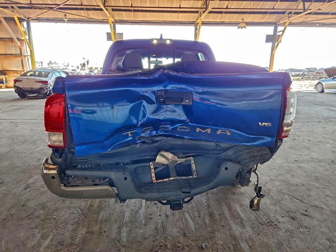 2017 TOYOTA TACOMA DOUBLE CAB photo 6