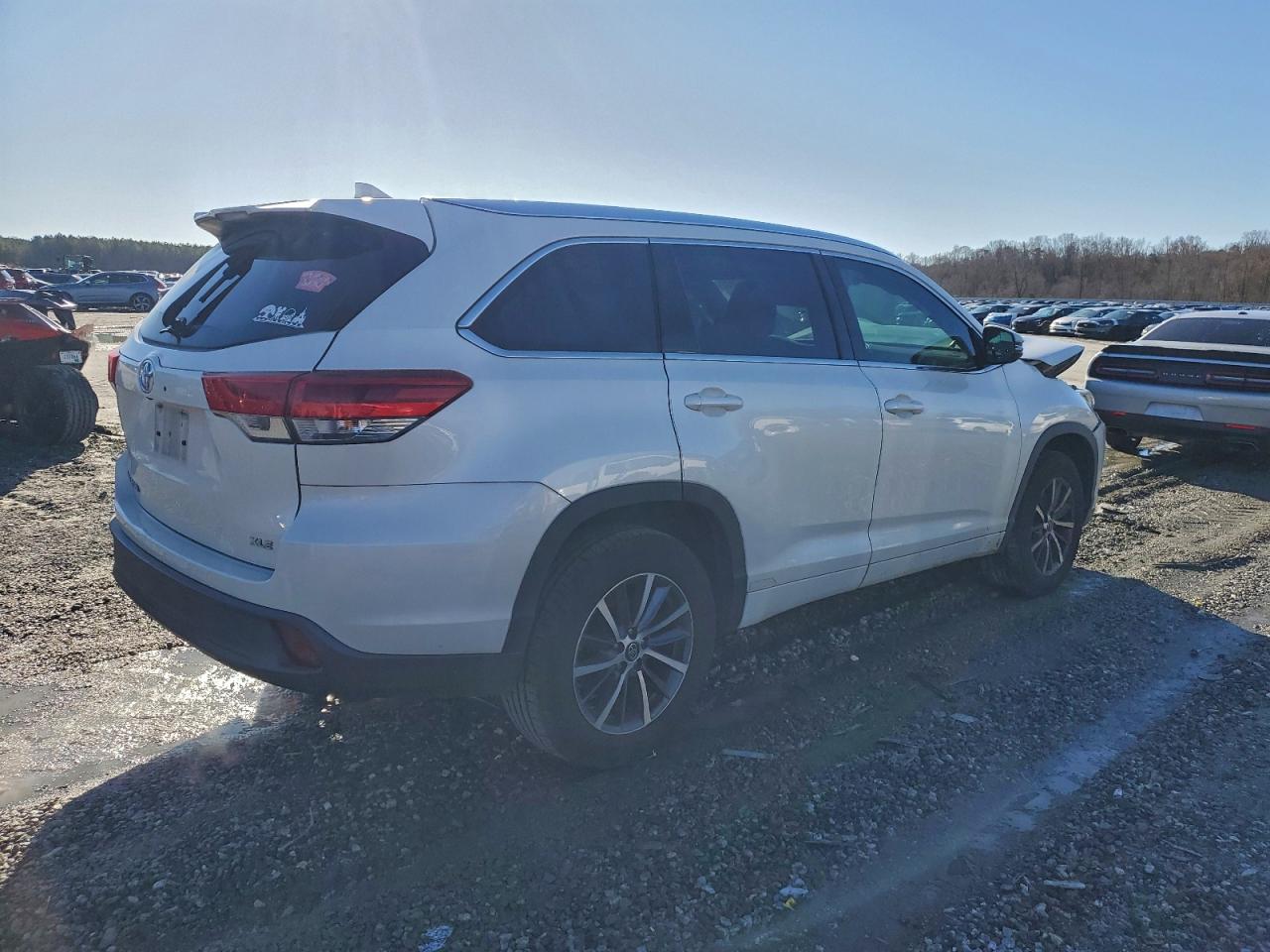 2018 TOYOTA HIGHLANDER SE photo 7