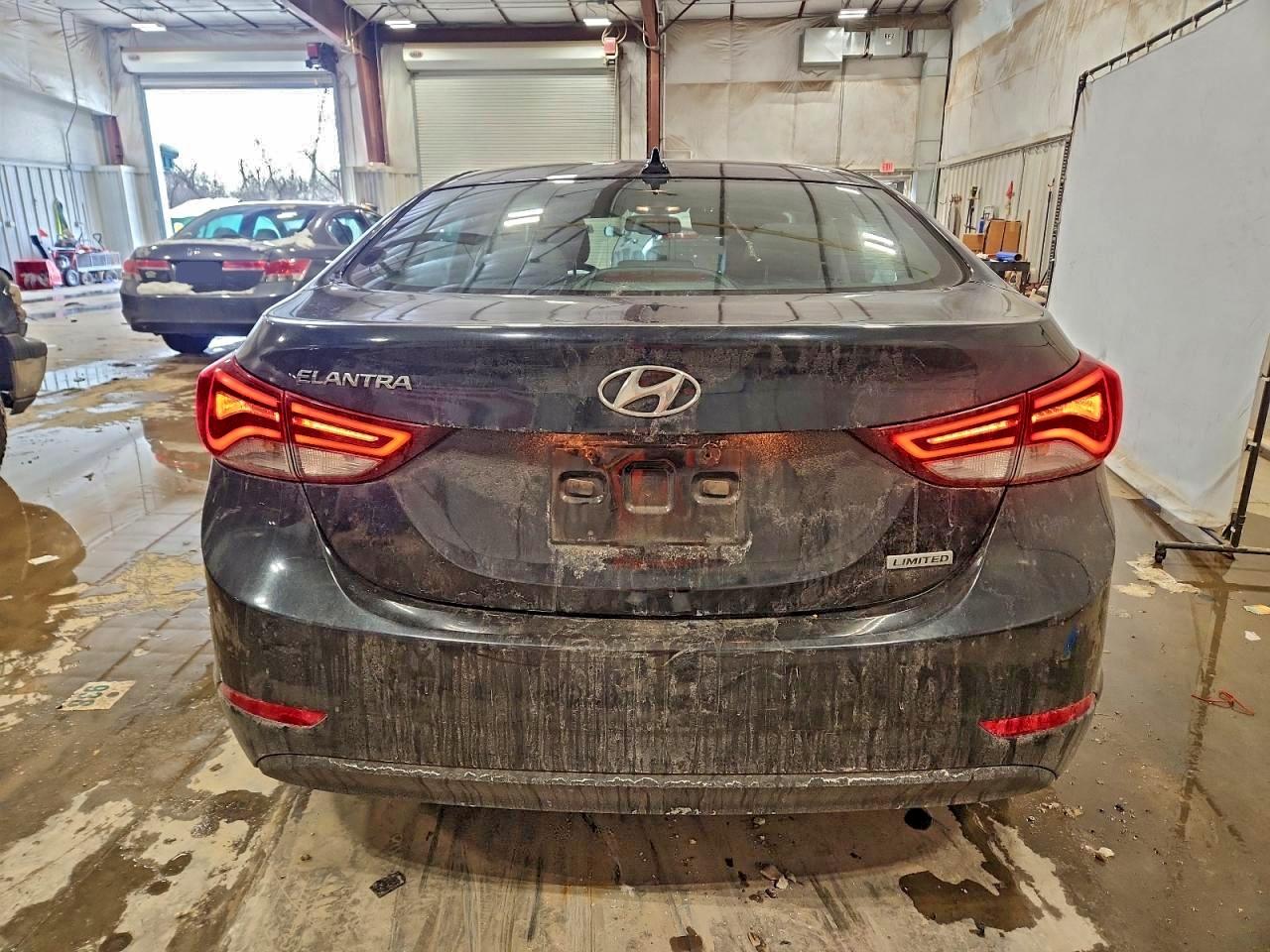 2015 HYUNDAI ELANTRA SE photo 6