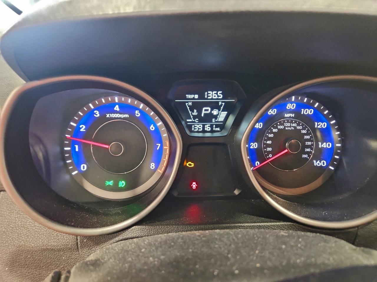 2015 HYUNDAI ELANTRA SE photo 9