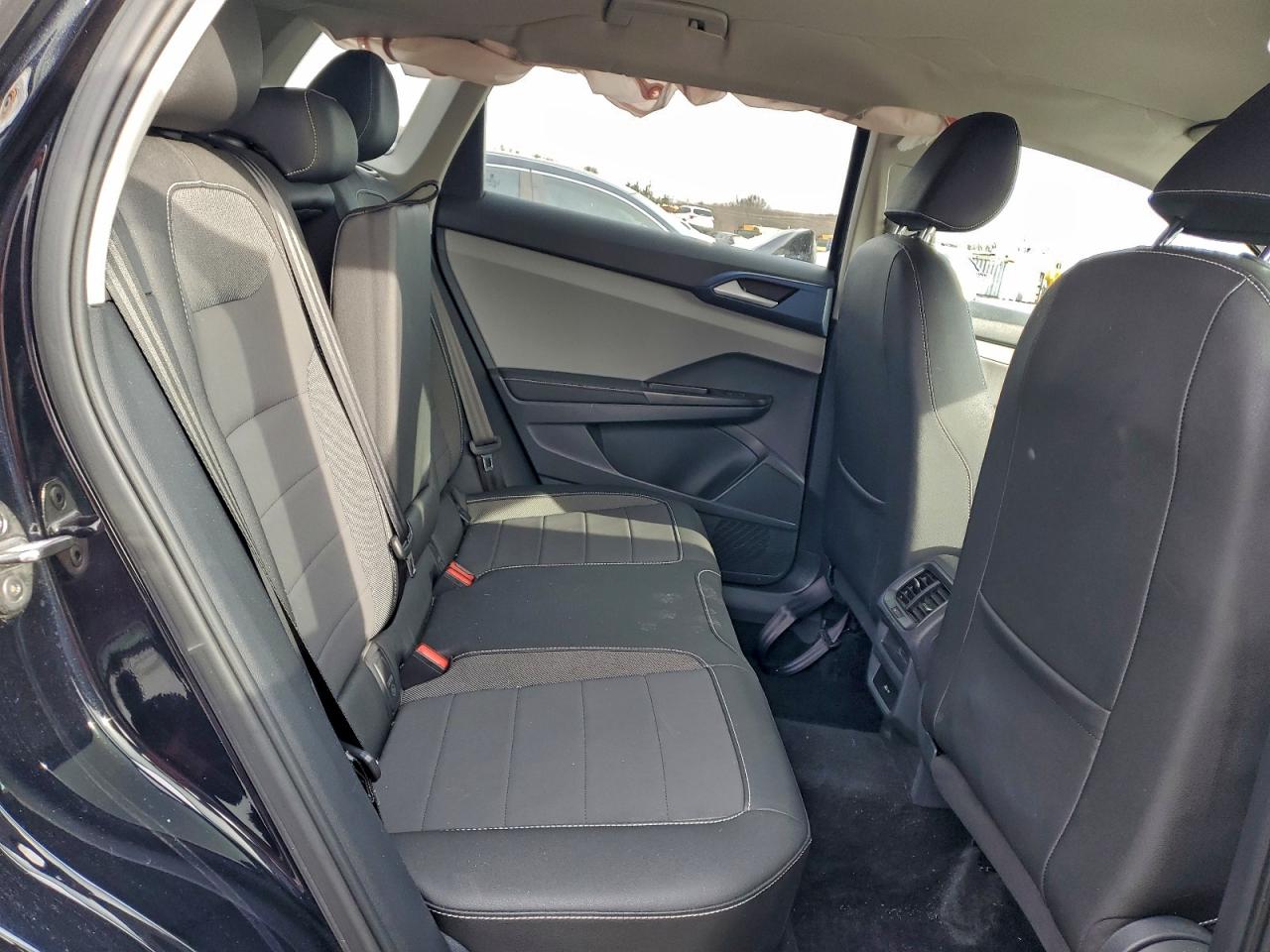 2024 VOLKSWAGEN TAOS SE photo 11