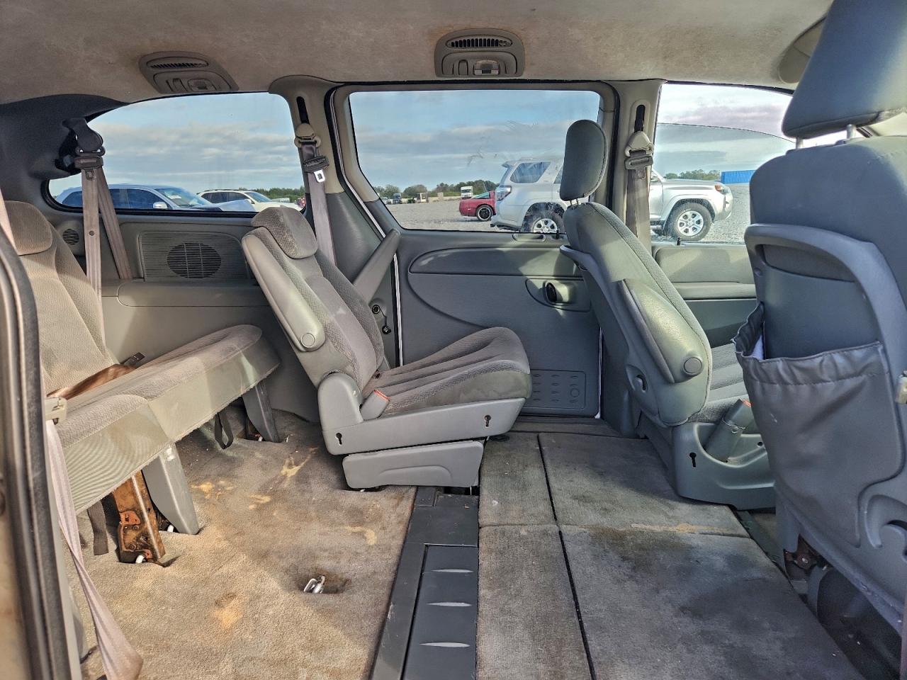 2005 CHRYSLER TOWN & COUNTRY TOURING photo 11