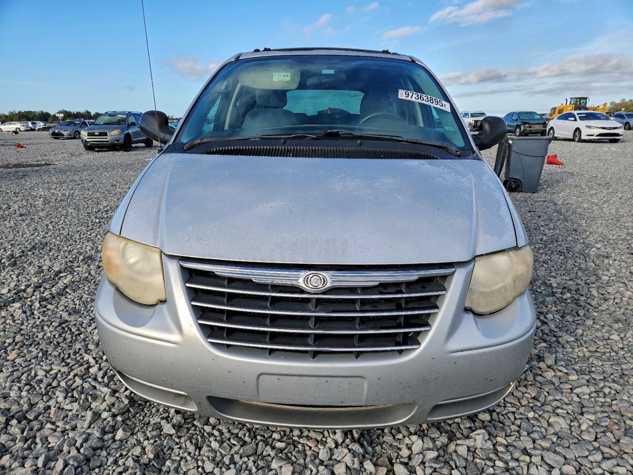 2005 CHRYSLER TOWN & COUNTRY TOURING photo 5