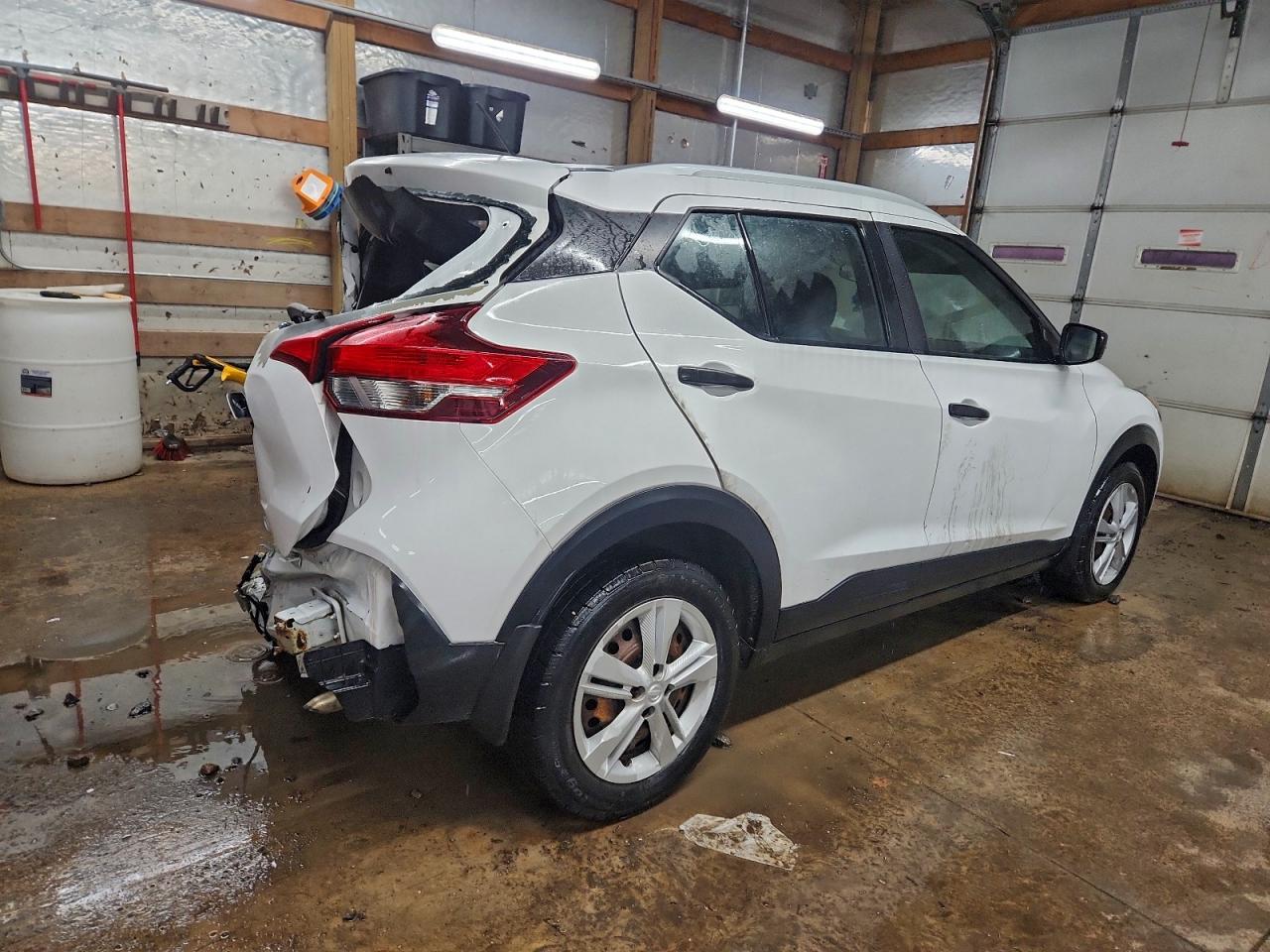 2019 NISSAN KICKS S photo 3
